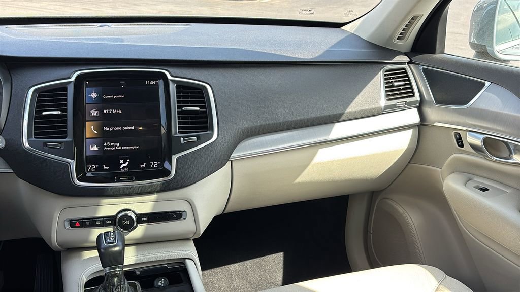 Used 2022 Volvo XC90 T5 Momentum w/ Climate Package image 8