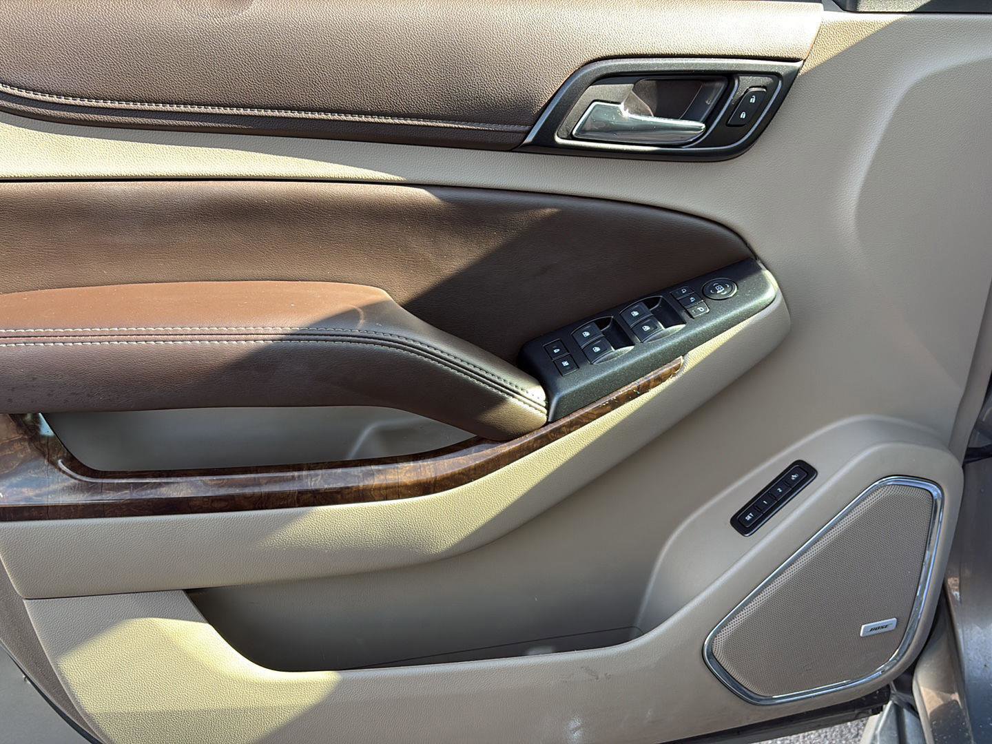 Used 2018 Chevrolet Suburban LT w/ Luxury Package image 13