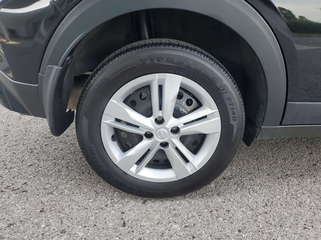 Certified 2025 Nissan Kicks Play S FWD image 5