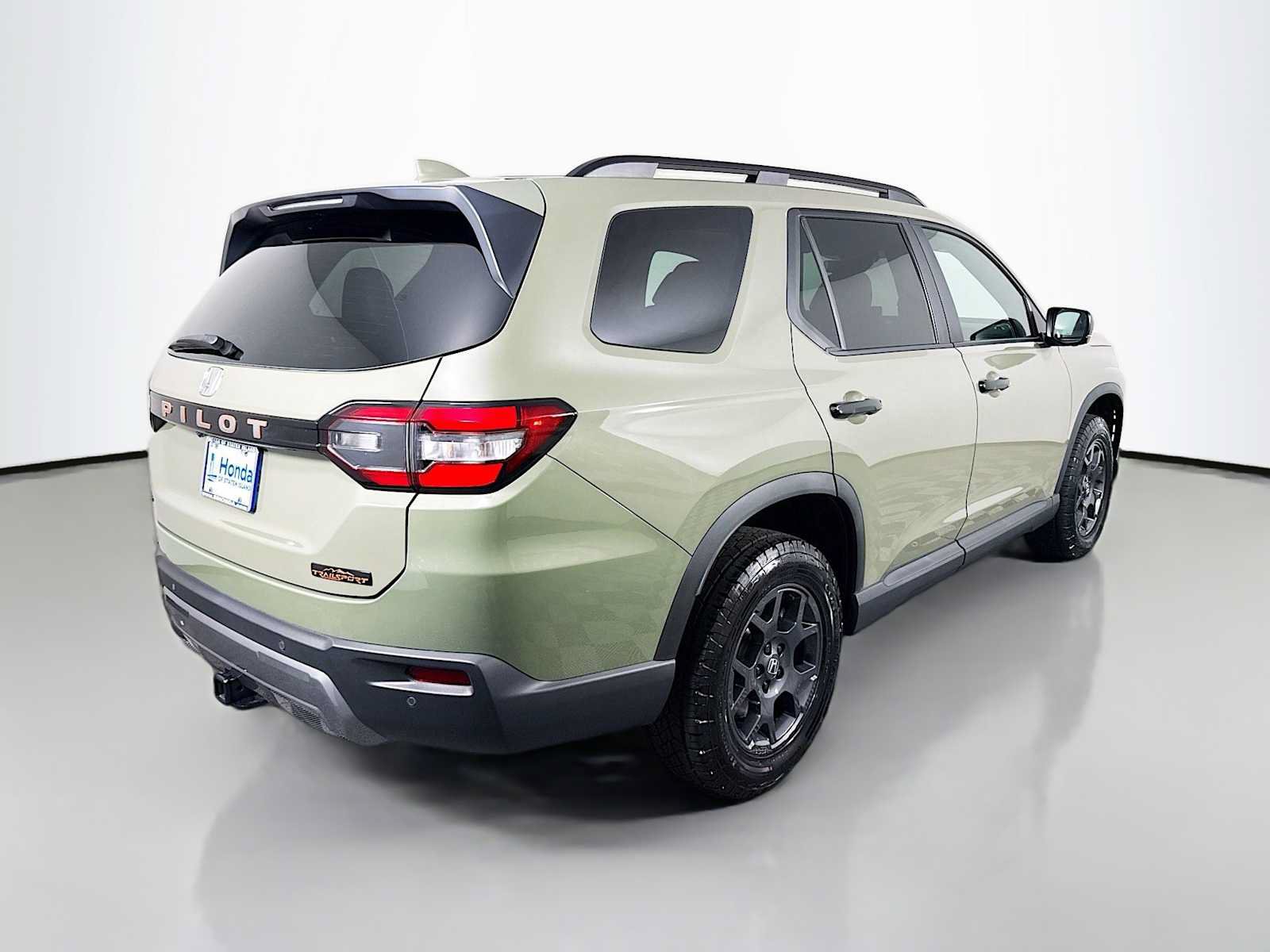 Certified 2026 Honda Pilot TrailSport image 7