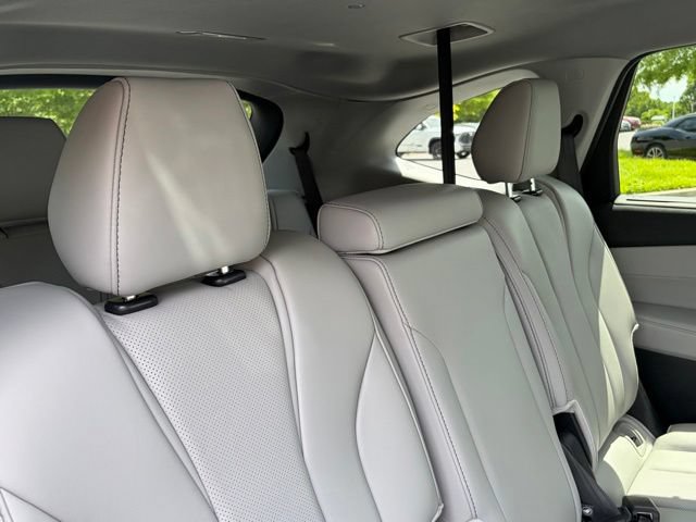 Used 2024 Acura MDX SH-AWD w/ Technology Package image 34