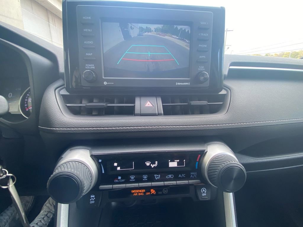 Used 2021 Toyota RAV4 LE image 25