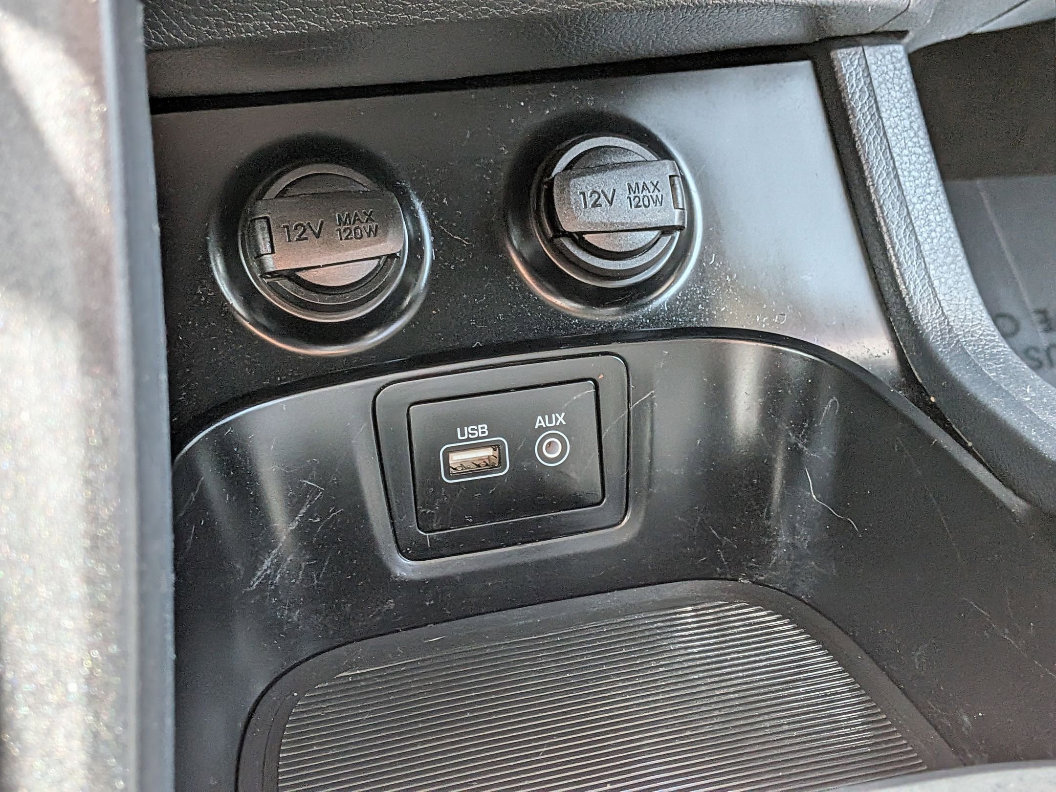 Used 2017 Hyundai Santa Fe Limited AWD/4WD image 19