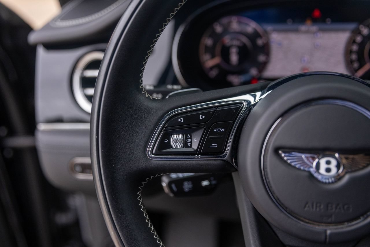 Certified 2024 Bentley Bentayga AWD/4WD image 31