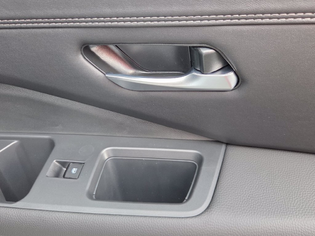 New 2026 Nissan Pathfinder Platinum w/ Accent Package FWD image 15