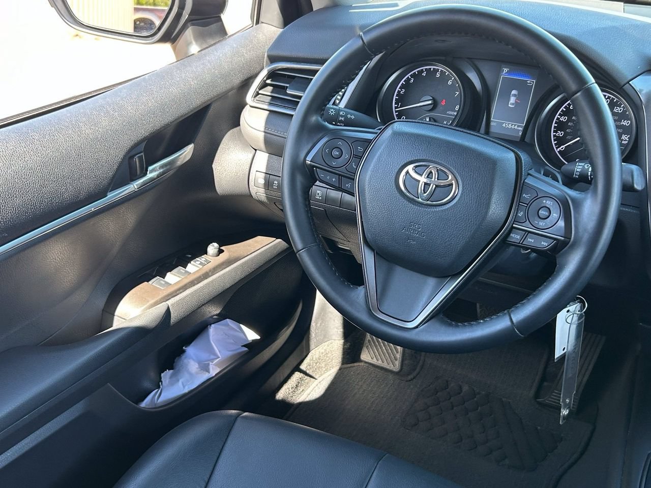 Used 2023 Toyota Camry SE FWD image 14
