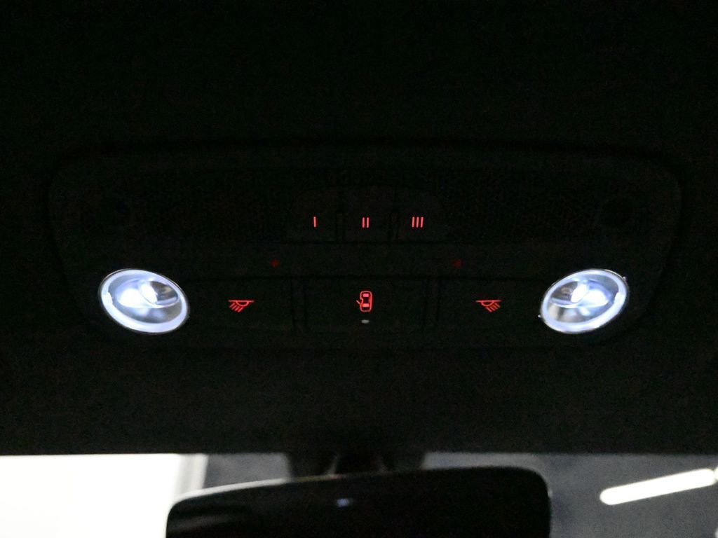 Used 2023 Lamborghini Huracan EVO image 32