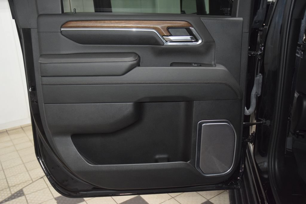 Used 2024 Chevrolet Silverado 2500 High Country w/ Technology Package AWD/4WD image 54