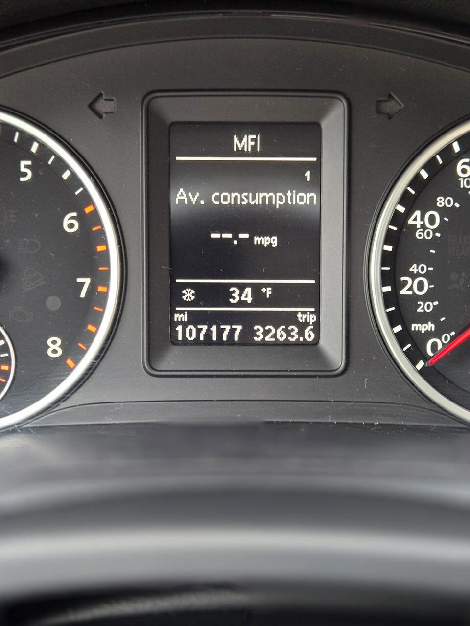 Used 2016 Volkswagen Tiguan S image 10