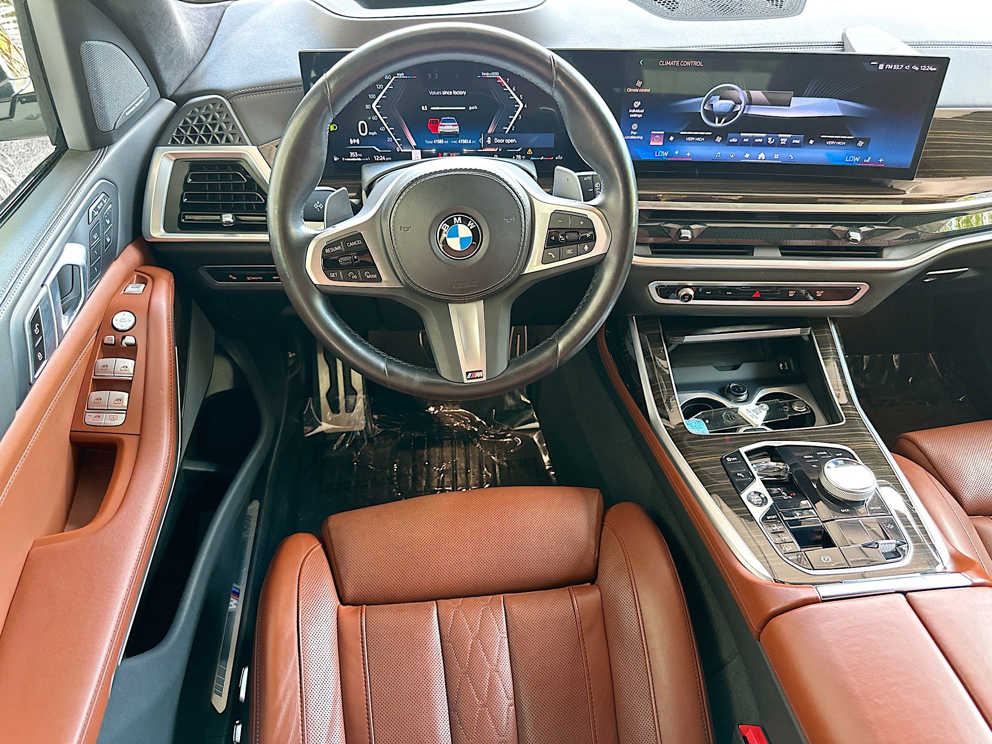 Certified 2024 BMW X7 xDrive40i w/ Executive Package image 24