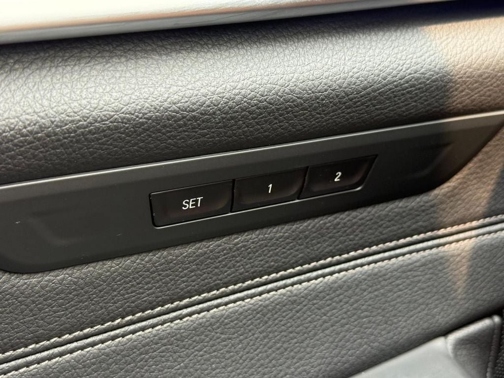 Used 2018 BMW 530e xDrive AWD/4WD image 22