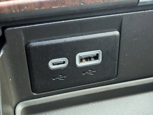 Used 2024 GMC Yukon XL Denali Ultimate image 18