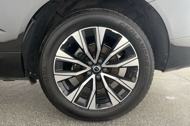 Used 2023 Volvo XC60 B5 Plus image 48