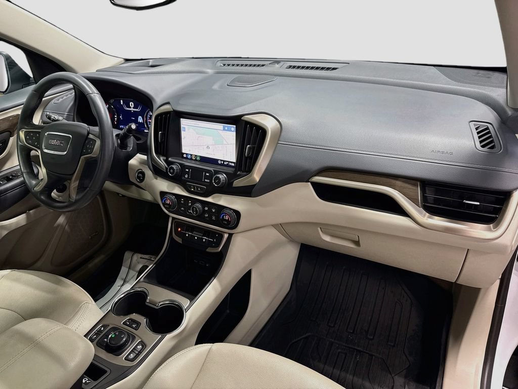 Used 2024 GMC Terrain Denali w/ Denali Premium Package AWD/4WD image 31