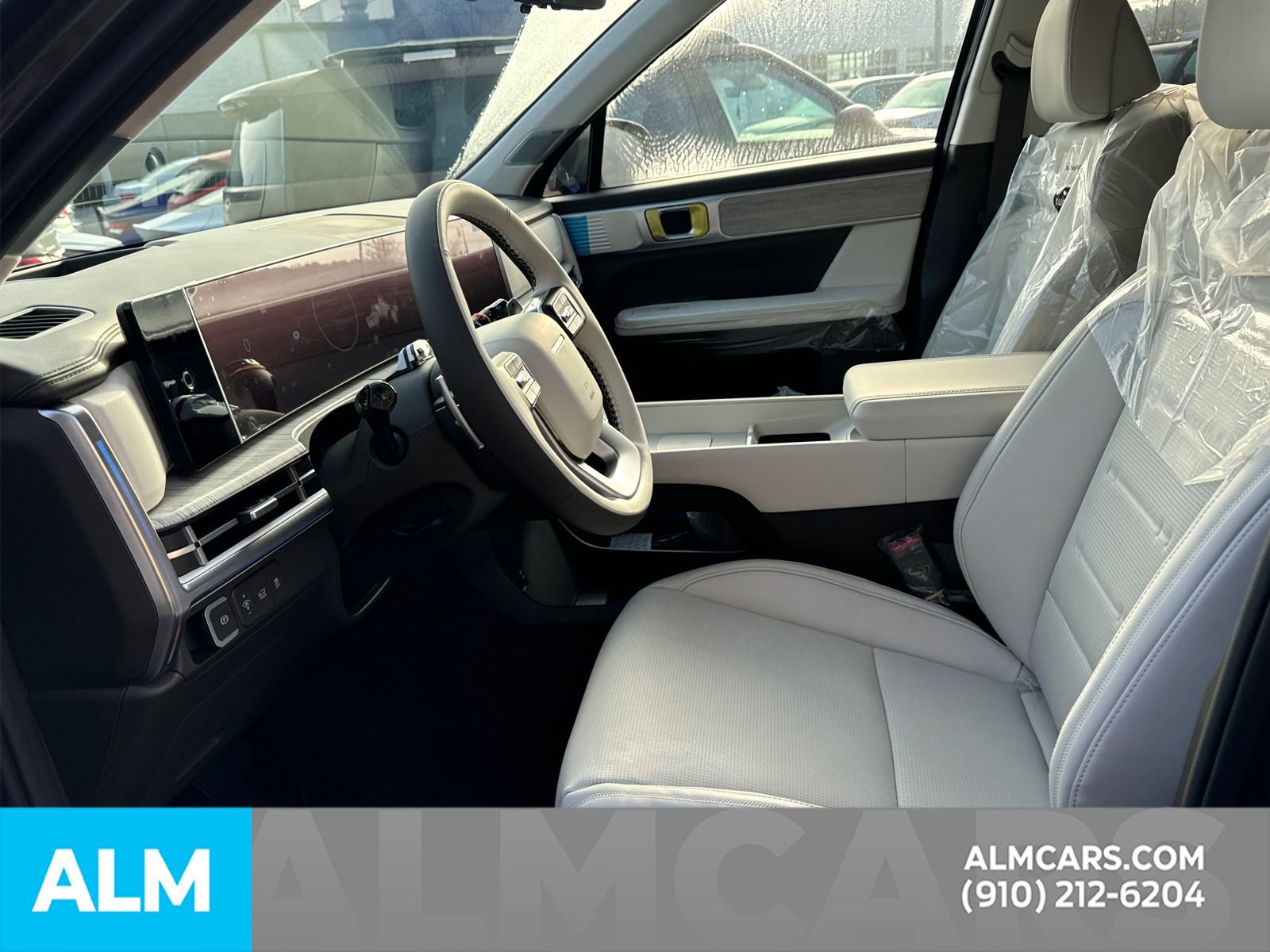 Certified 2025 Hyundai Santa Fe Calligraphy AWD/4WD image 11