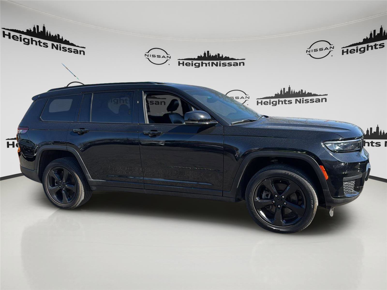 Used 2023 Jeep Grand Cherokee L Laredo image 7
