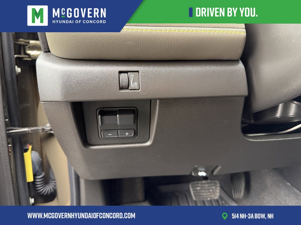 Used 2024 Chevrolet Colorado ZR2 w/ ZR2 Convenience Package III image 21