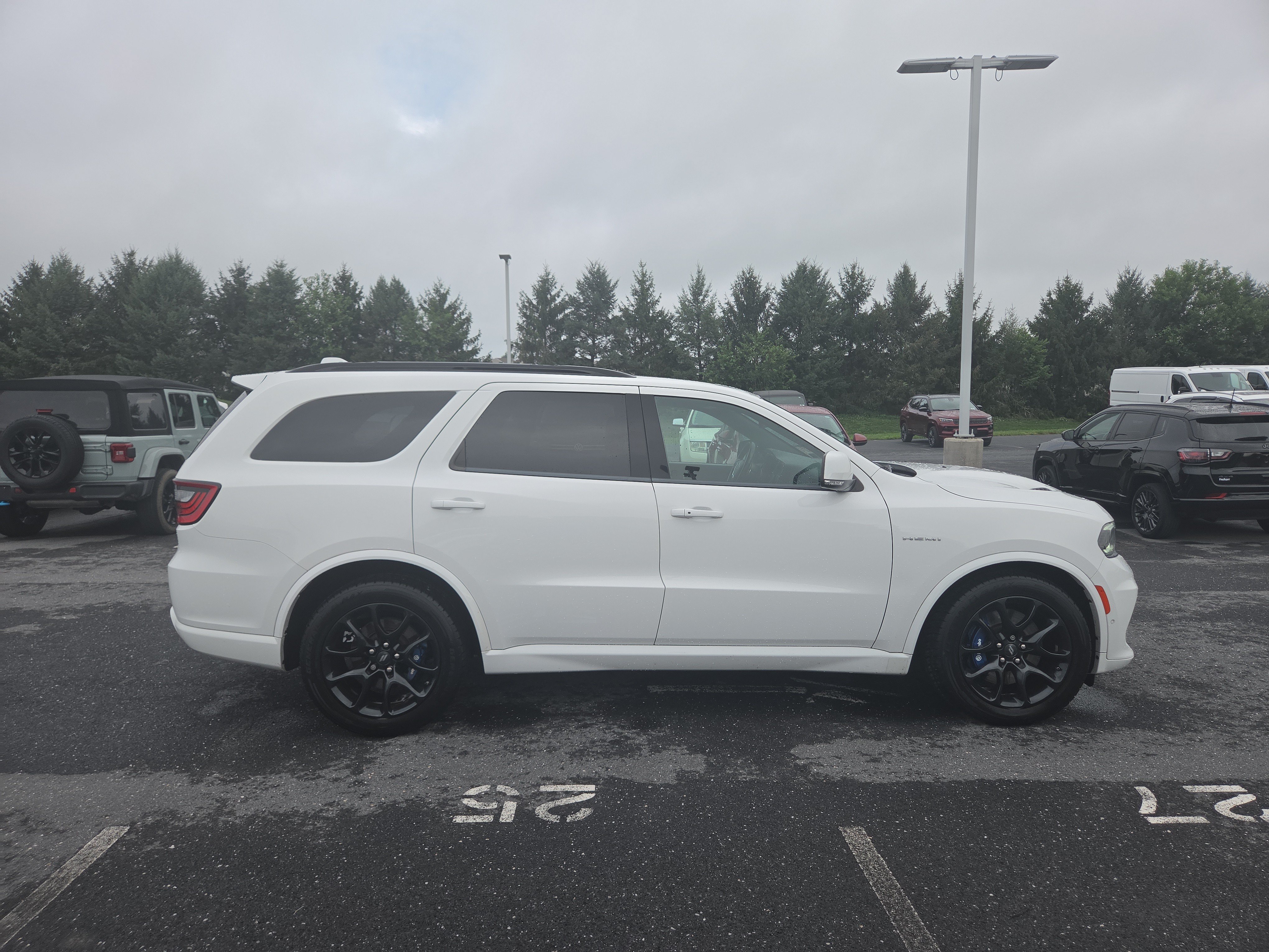 Used 2022 Dodge Durango R/T w/ Tow 'N Go Package AWD/4WD image 18
