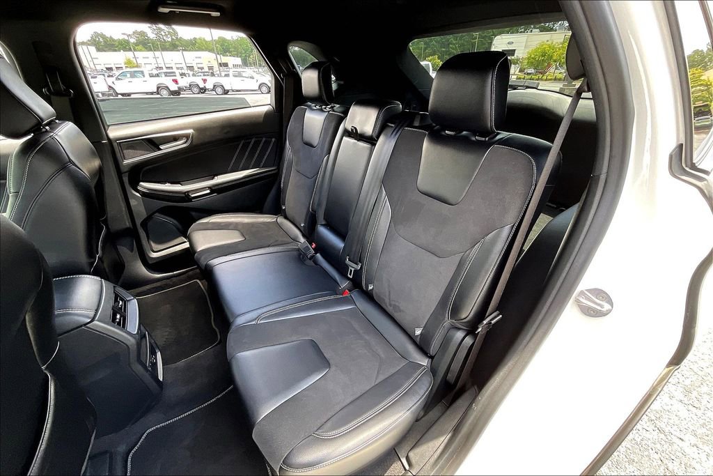 Used 2022 Ford Edge ST image 26