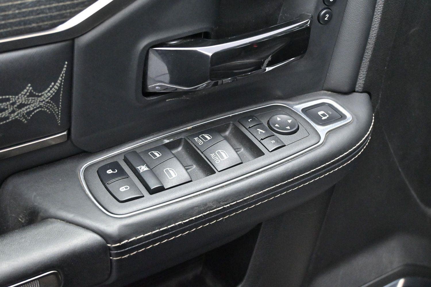 Used 2022 RAM 3500 Limited AWD/4WD image 10