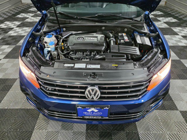 Used 2017 Volkswagen Passat 1.8T R-Line image 35