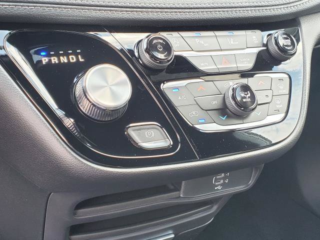 New 2027 Chrysler Pacifica Select AWD/4WD image 15