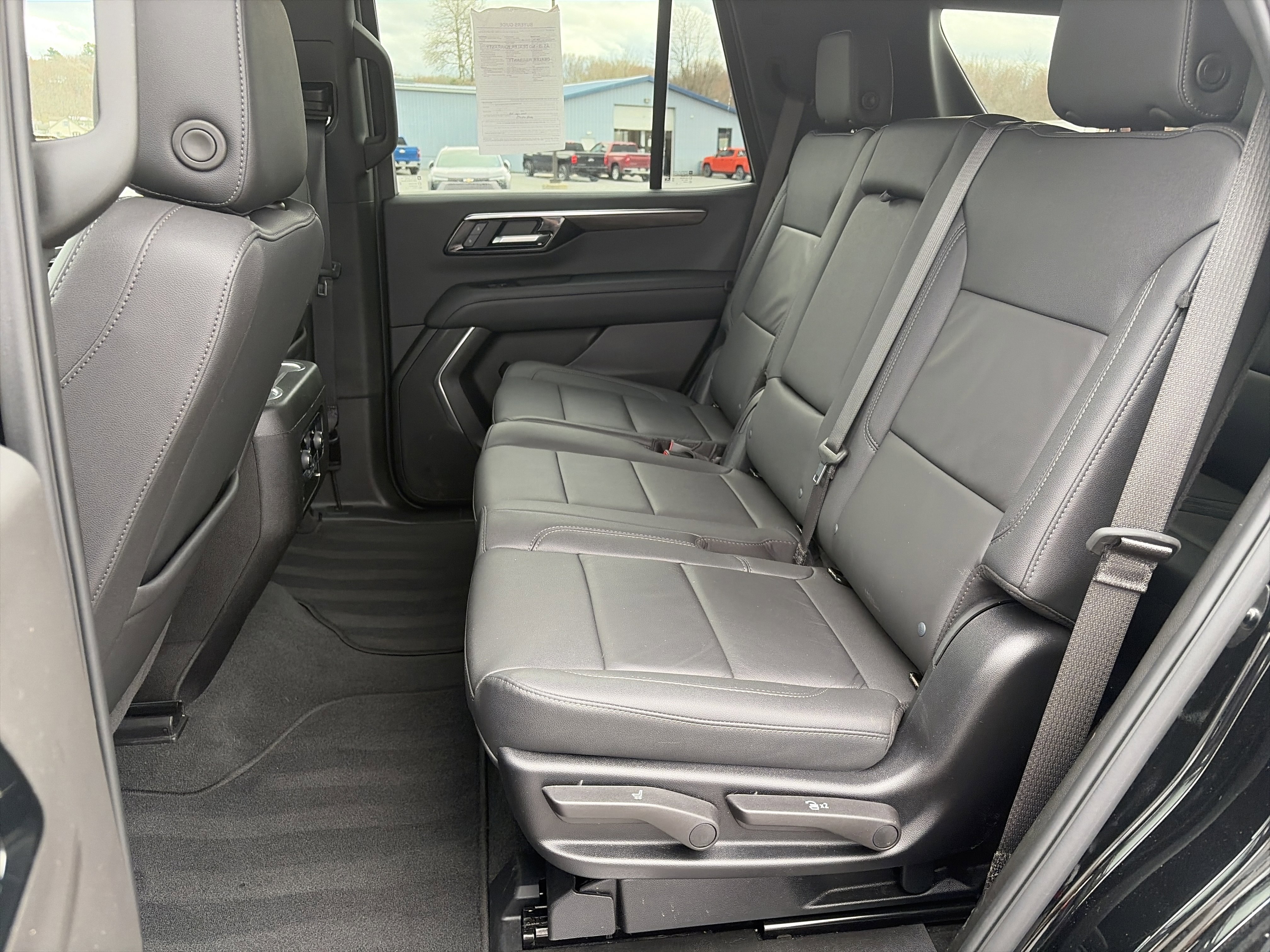 Used 2025 Chevrolet Tahoe LT AWD/4WD image 13
