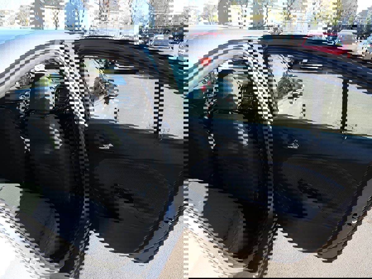 Used 2018 Chevrolet Cruze LT w/ Convenience Package FWD image 30