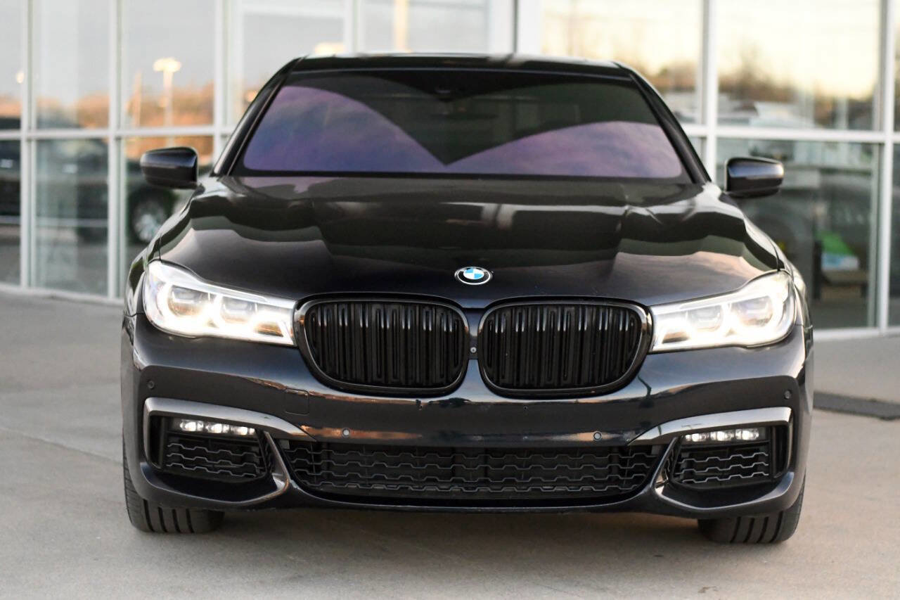 Used 2016 BMW 750i xDrive image 3