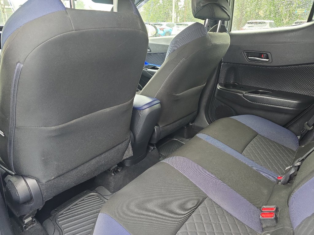 Used 2020 Toyota C-HR XLE image 17