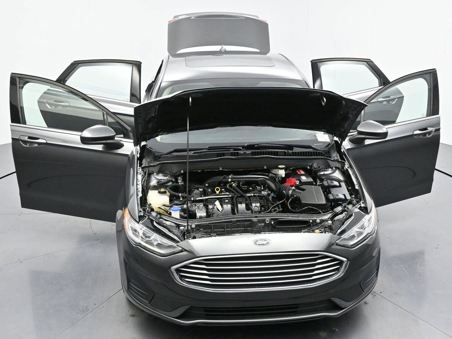 Used 2020 Ford Fusion SE image 45