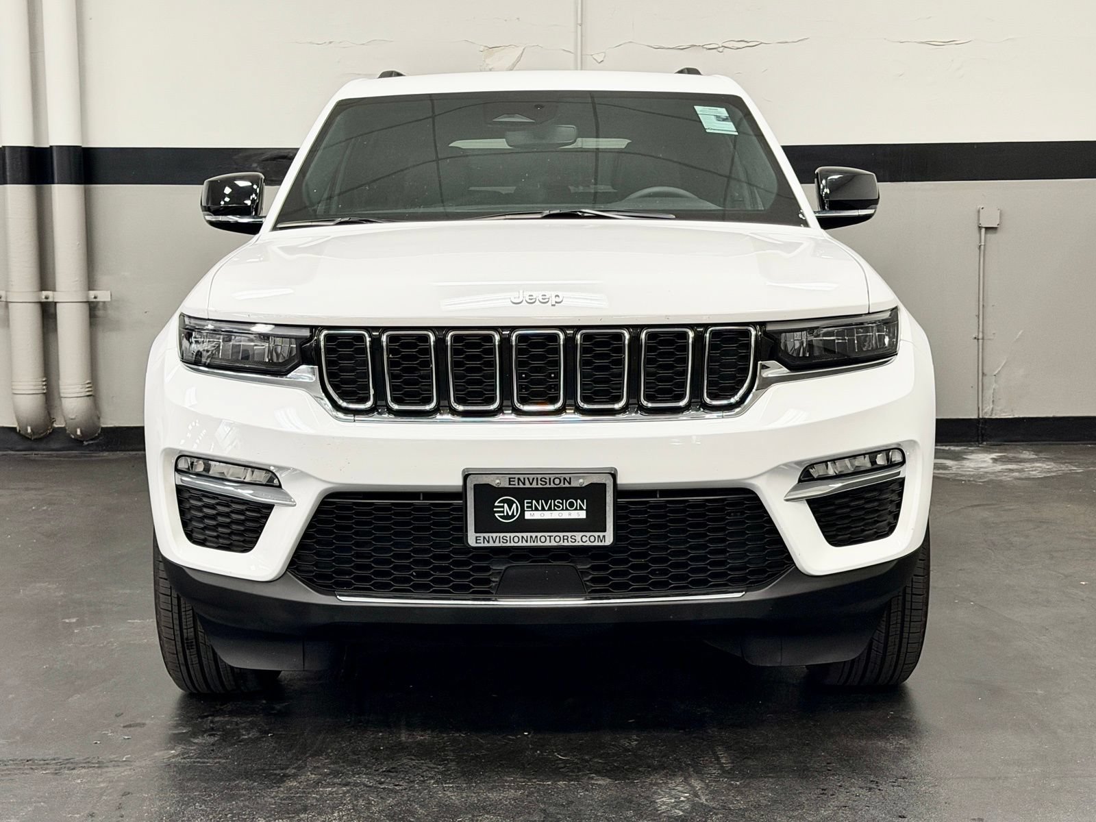 Used 2024 Jeep Grand Cherokee Limited RWD image 6