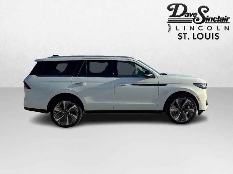 New 2027 Lincoln Navigator Black Label AWD/4WD image 2