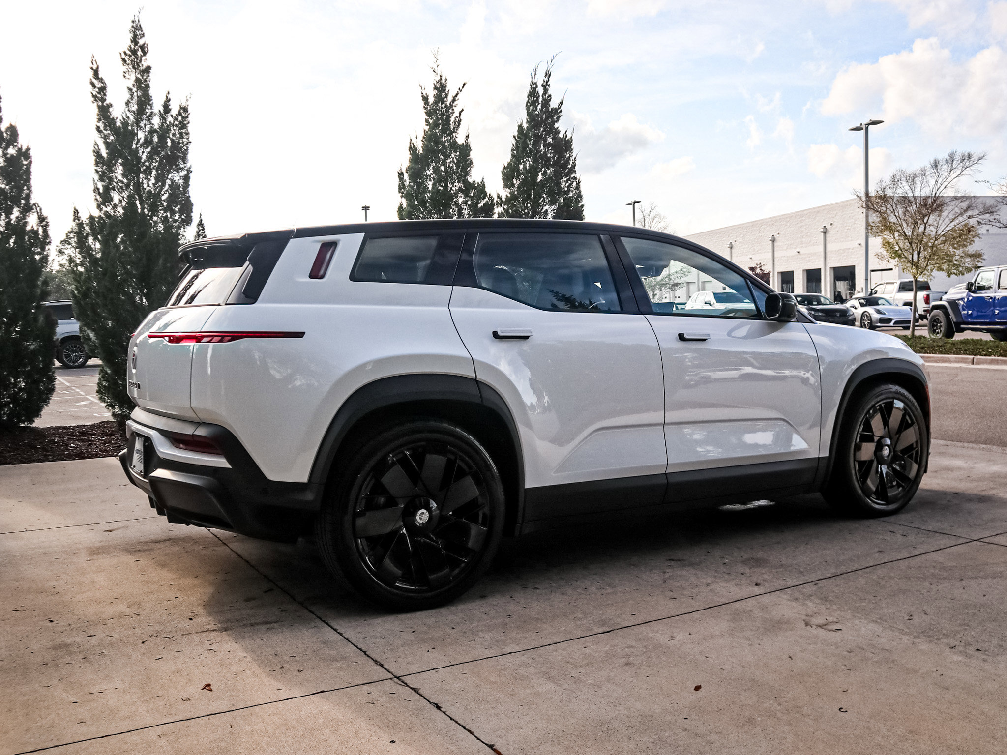 Used 2023 Fisker Ocean Extreme image 11