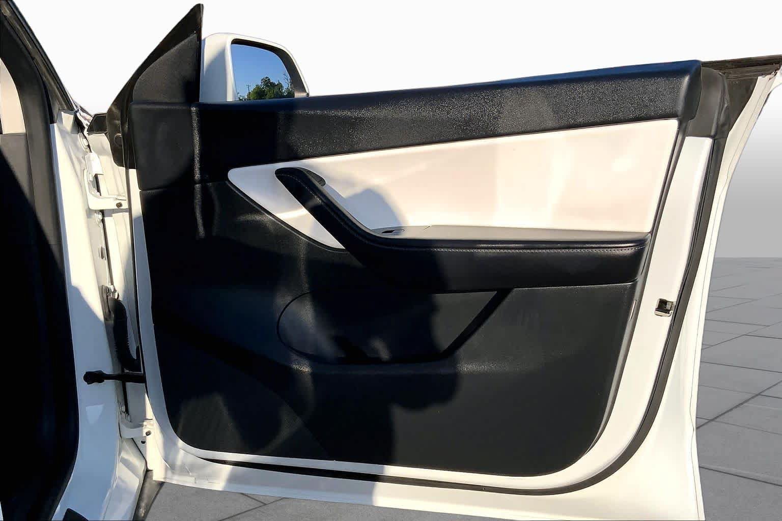 Used 2020 Tesla Model Y Long Range AWD/4WD image 22