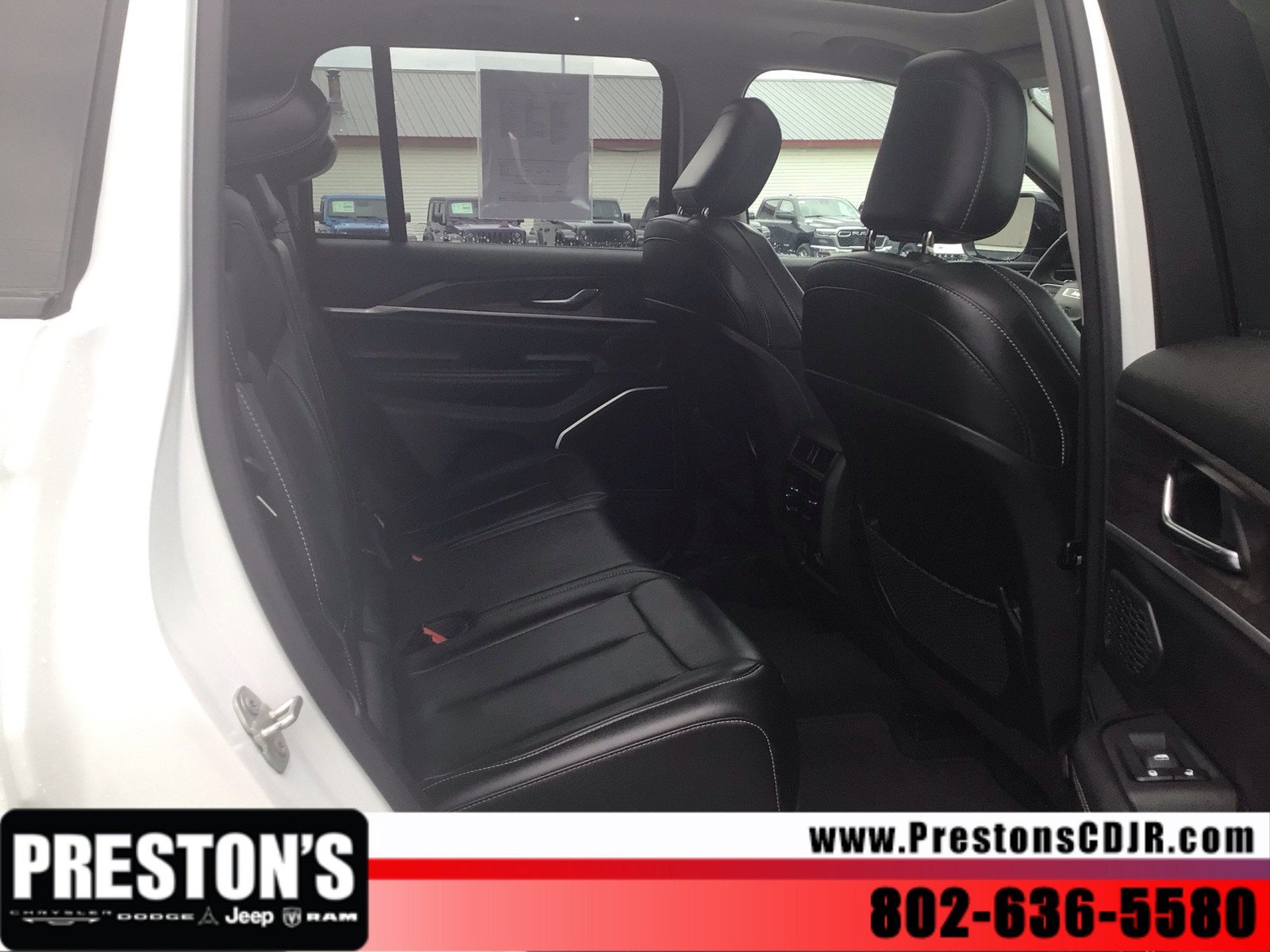 Used 2024 Jeep Grand Cherokee Limited 4xe AWD/4WD image 25