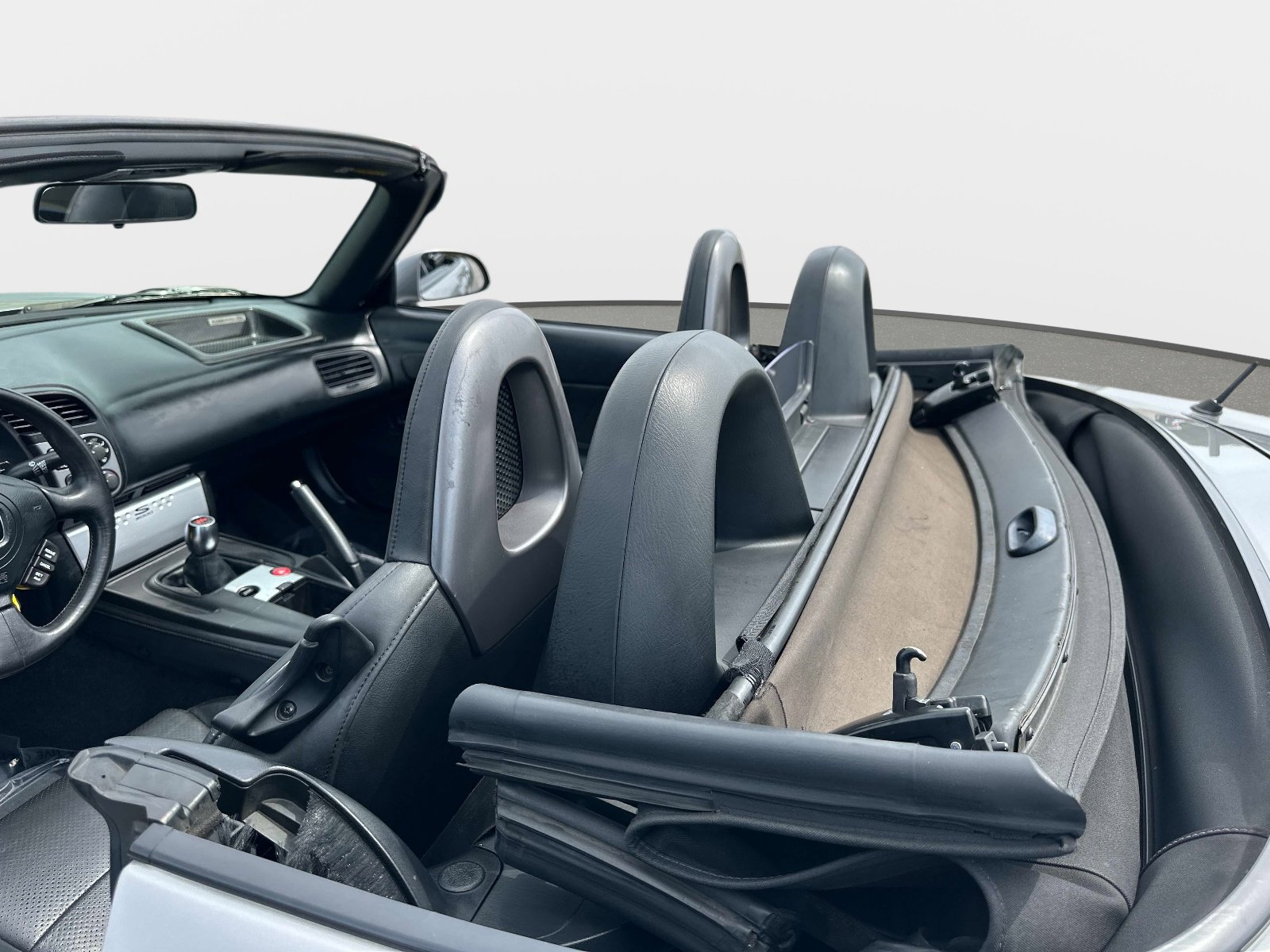 Used 2004 Honda S2000 image 11