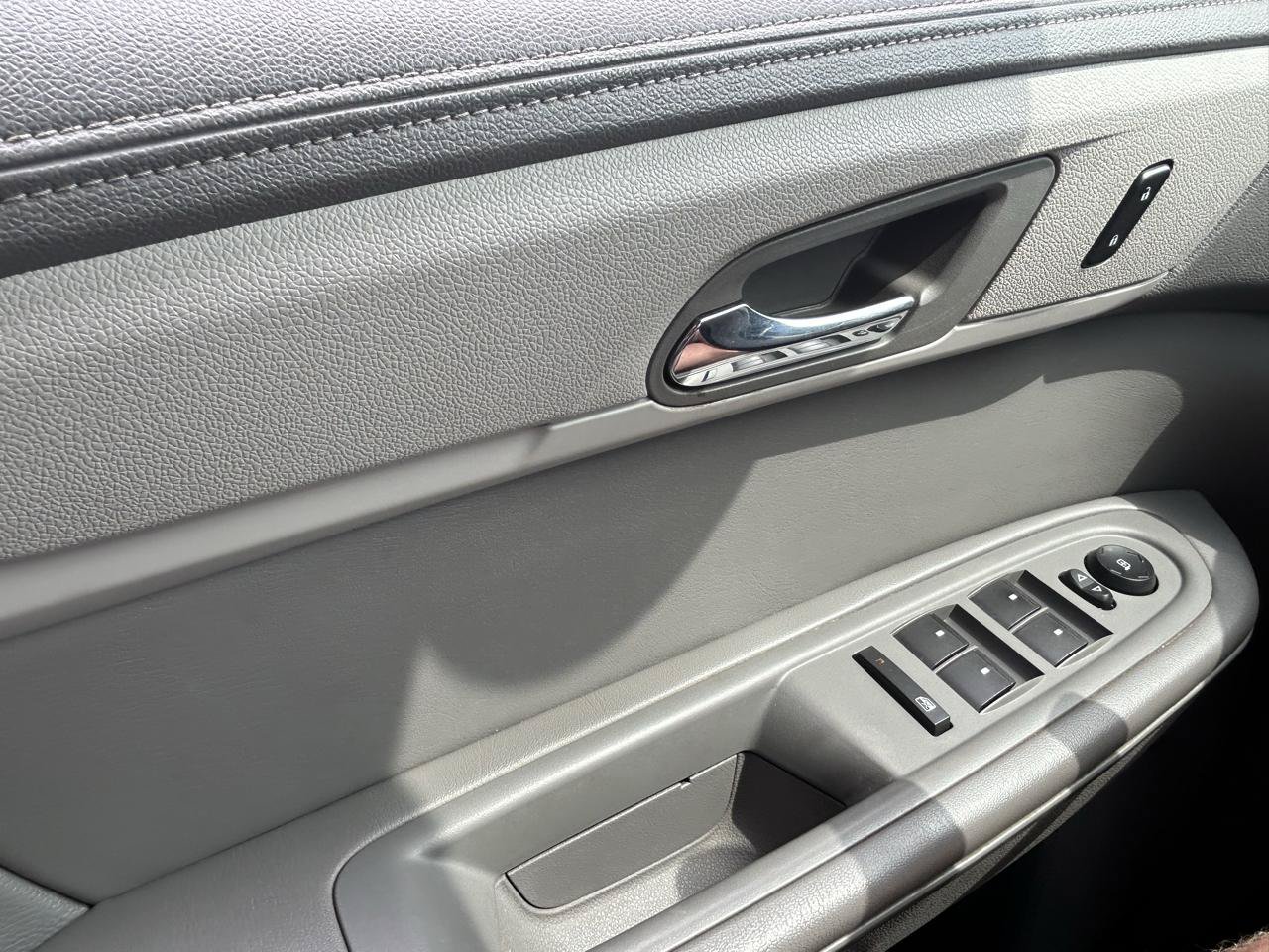 Used 2013 Chevrolet Traverse LS FWD image 26