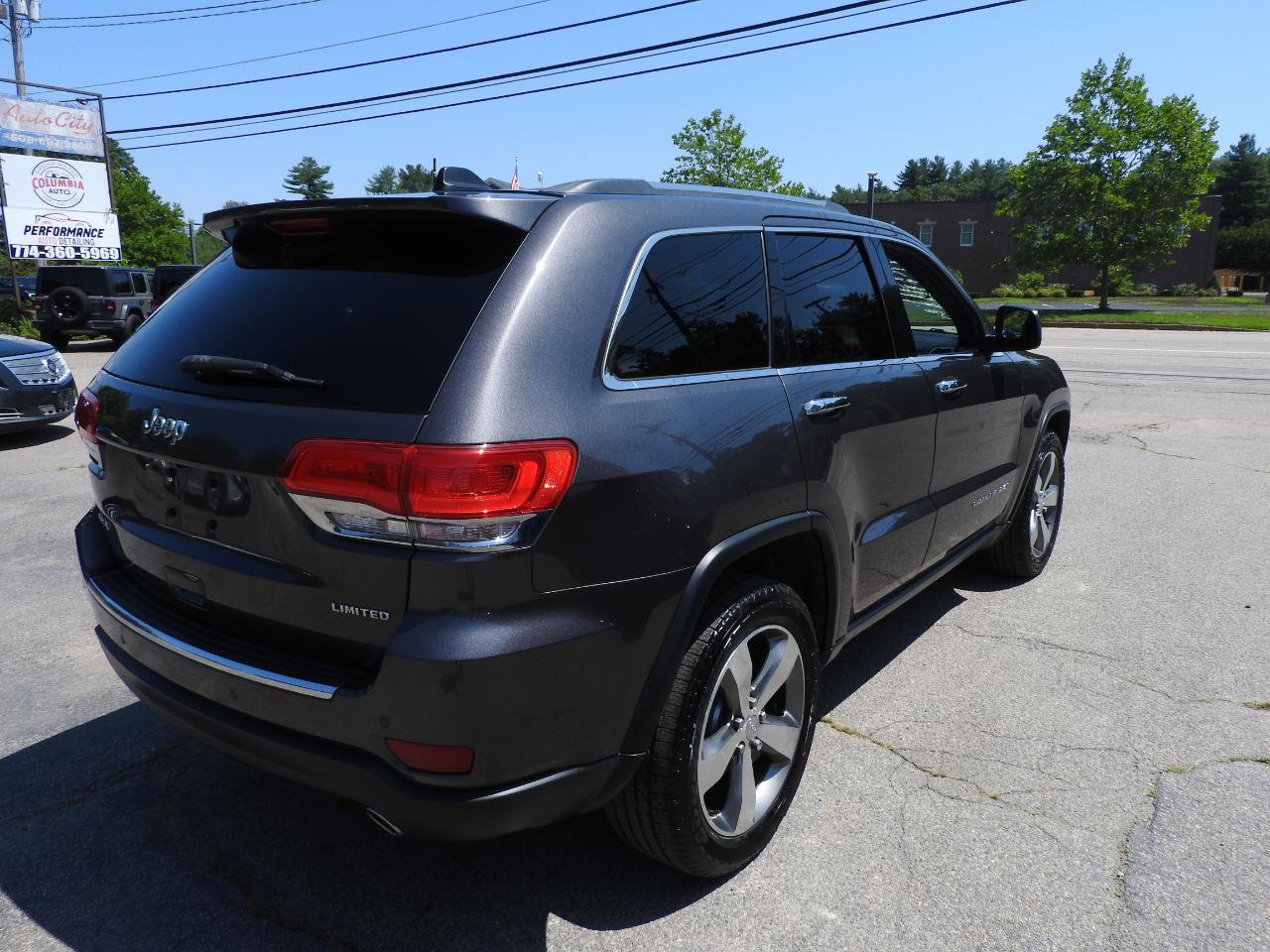 Used 2016 Jeep Grand Cherokee Limited w/ Luxury Group II AWD/4WD image 4