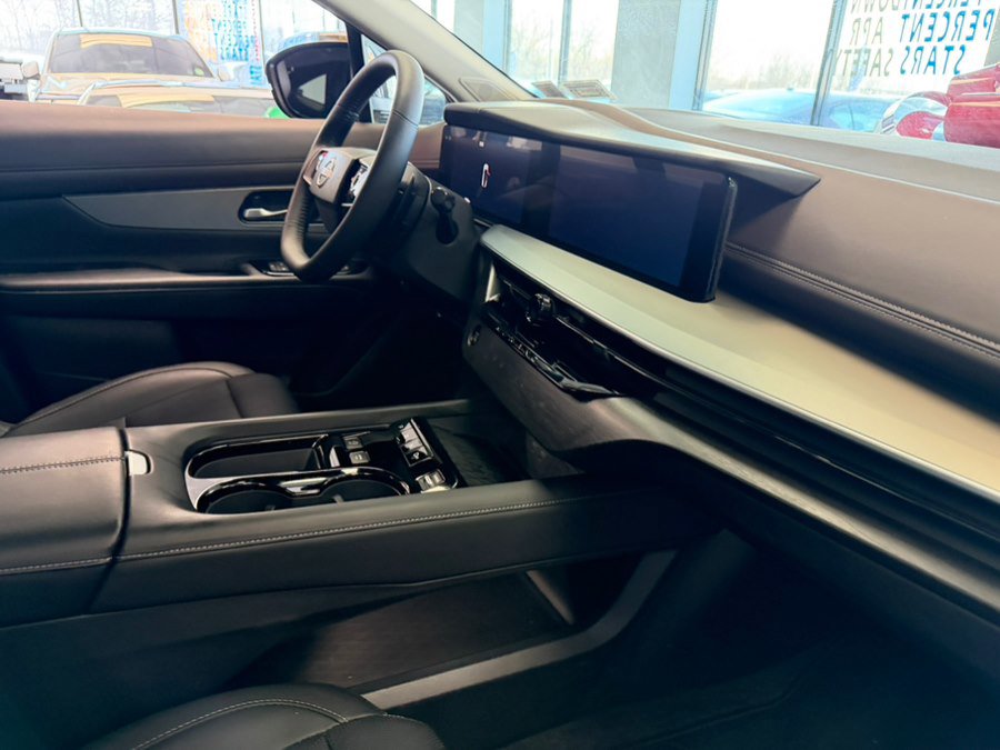 Used 2025 Nissan Murano Platinum w/ Cargo Package image 42