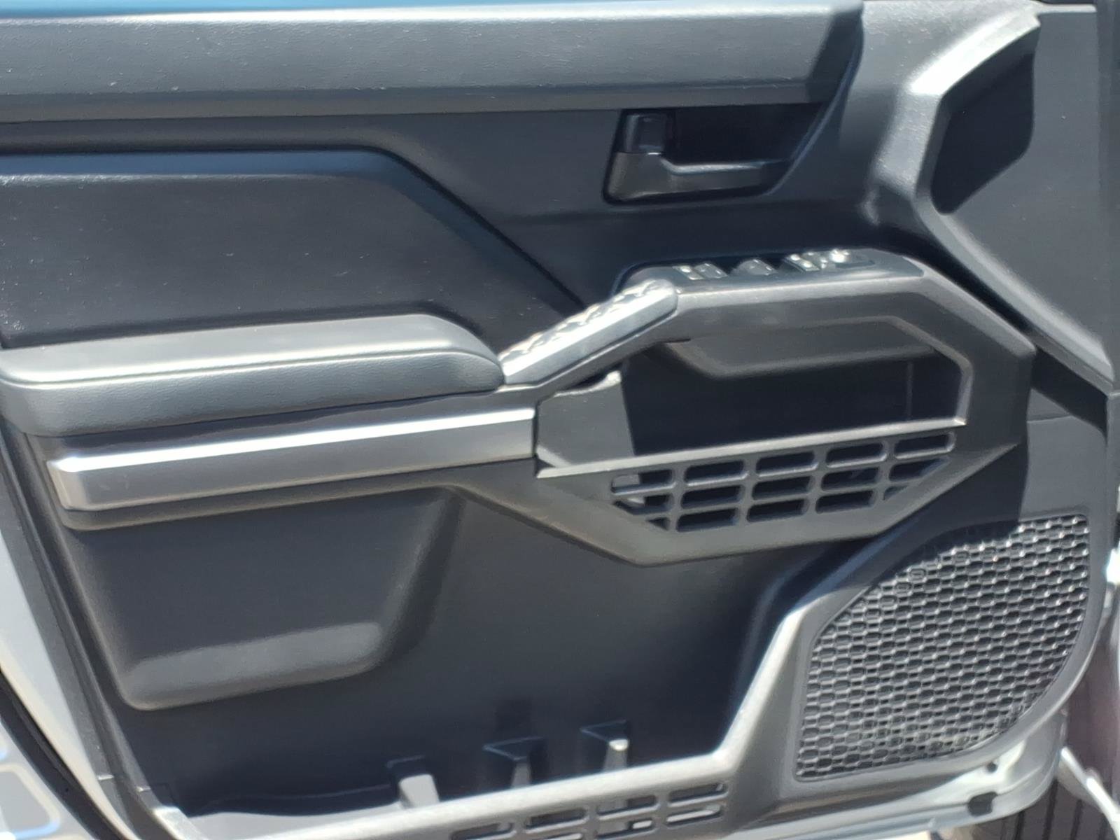 Certified 2025 Toyota Tacoma SR5 AWD/4WD image 13