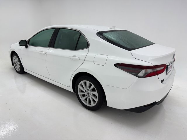 Used 2022 Toyota Camry LE image 17