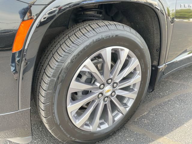 Used 2022 Chevrolet Traverse Premier FWD image 8
