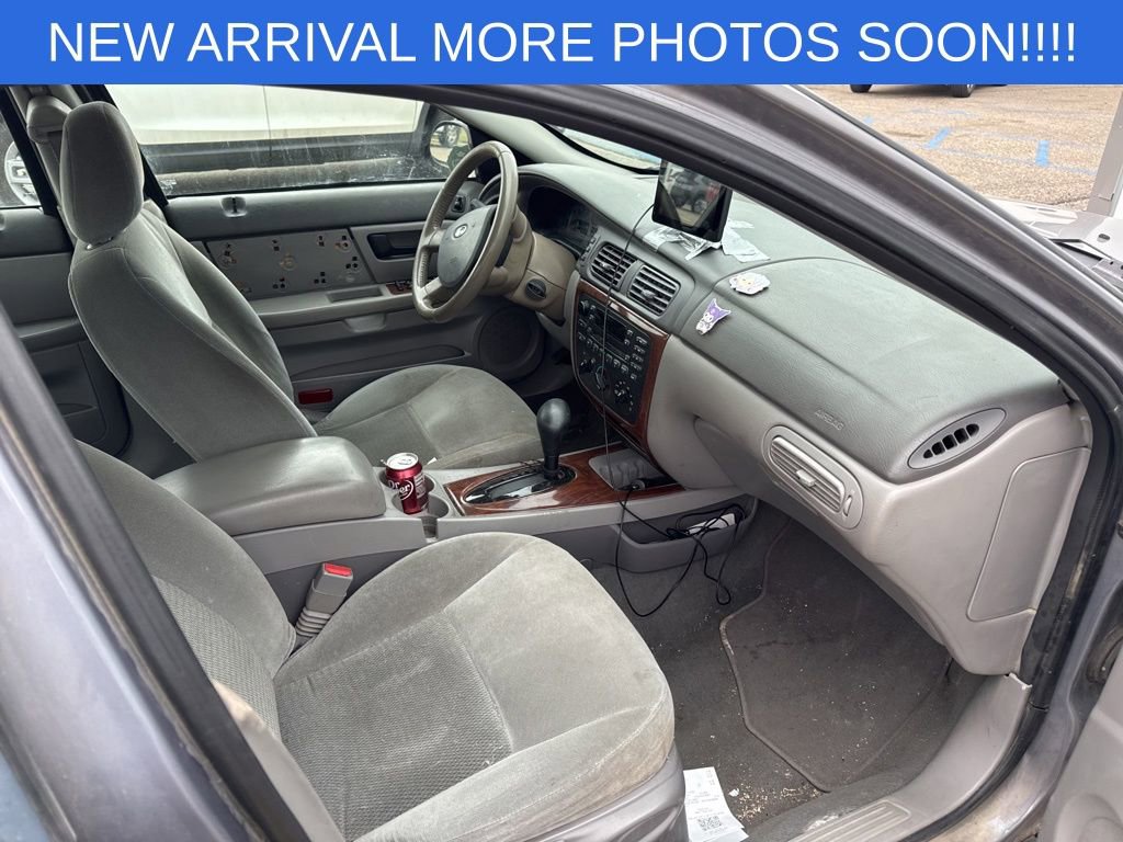 Used 2006 Ford Taurus SEL FWD image 11