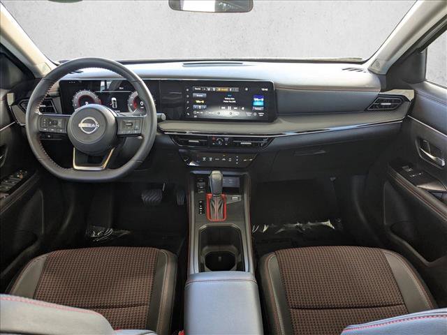 Used 2025 Nissan Kicks SR AWD/4WD image 16