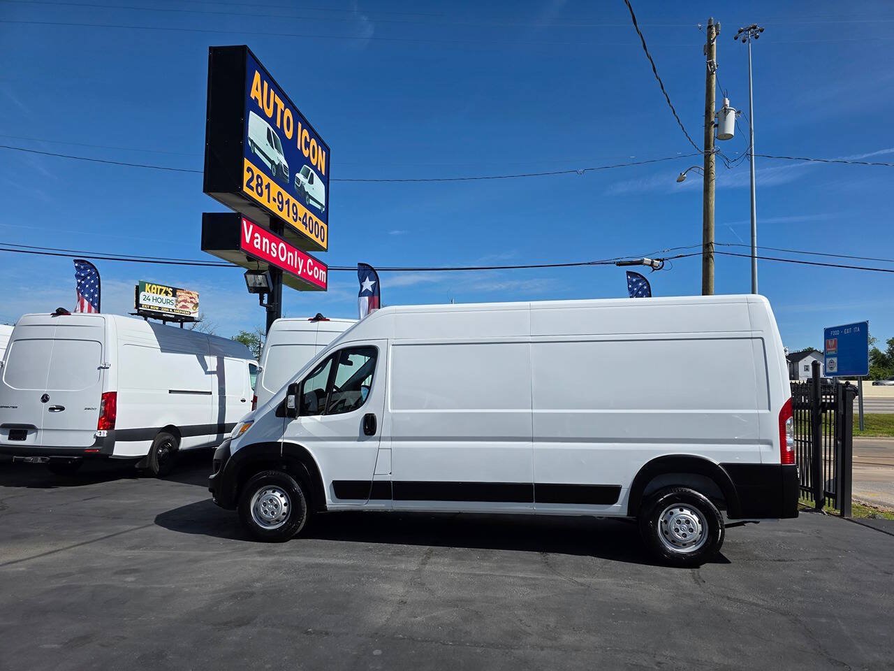 Used 2023 RAM ProMaster 2500 FWD image 4