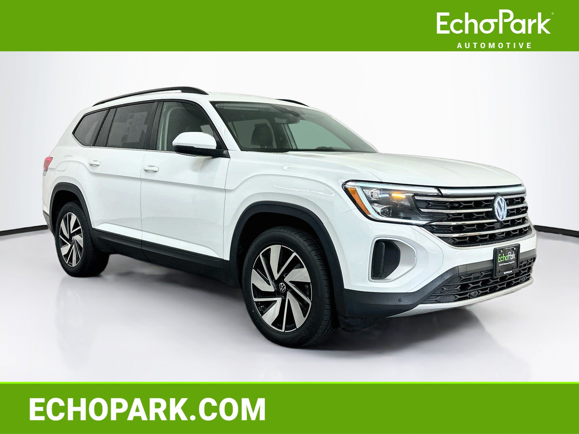 Used 2025 Volkswagen Atlas SE AWD/4WD image 1