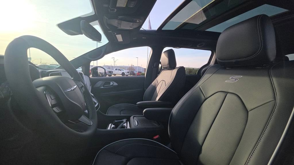 New 2026 Chrysler Pacifica Limited w/ S Appearance Package image 22
