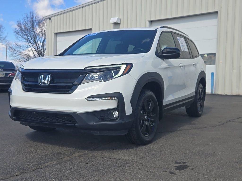 Certified 2022 Honda Pilot TrailSport image 3
