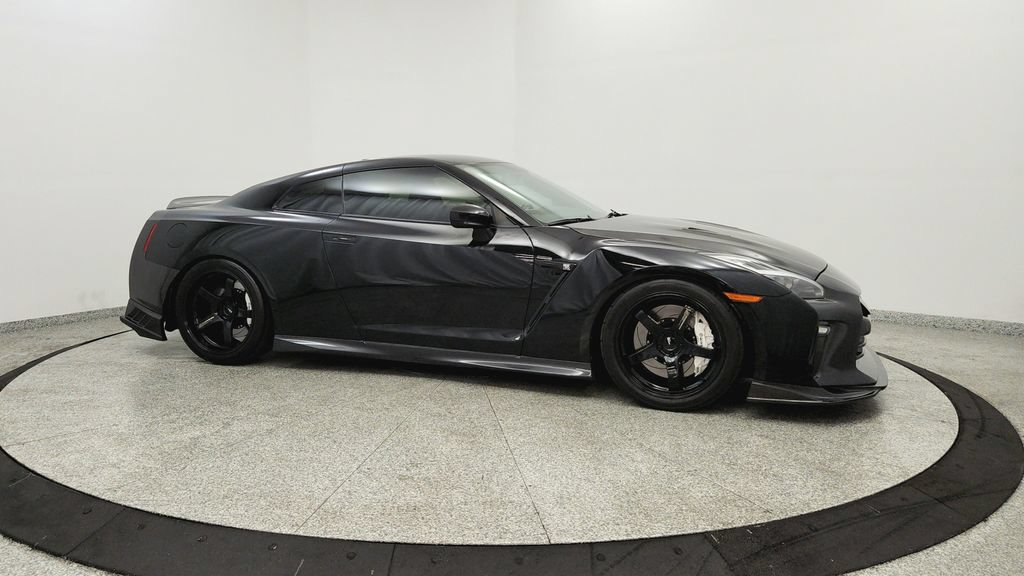 Used 2018 Nissan GT-R Premium AWD/4WD image 6